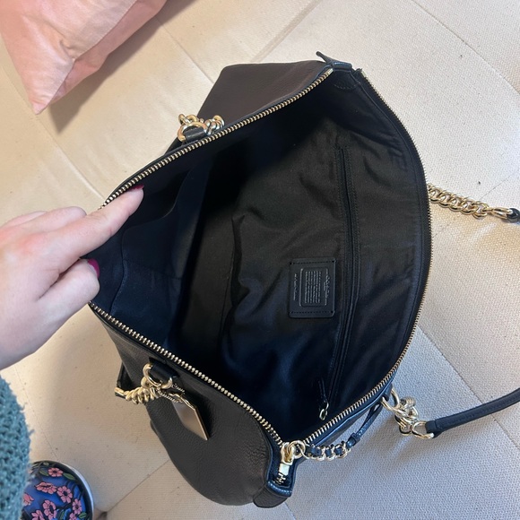 Black coach purse - Picture 3 of 4